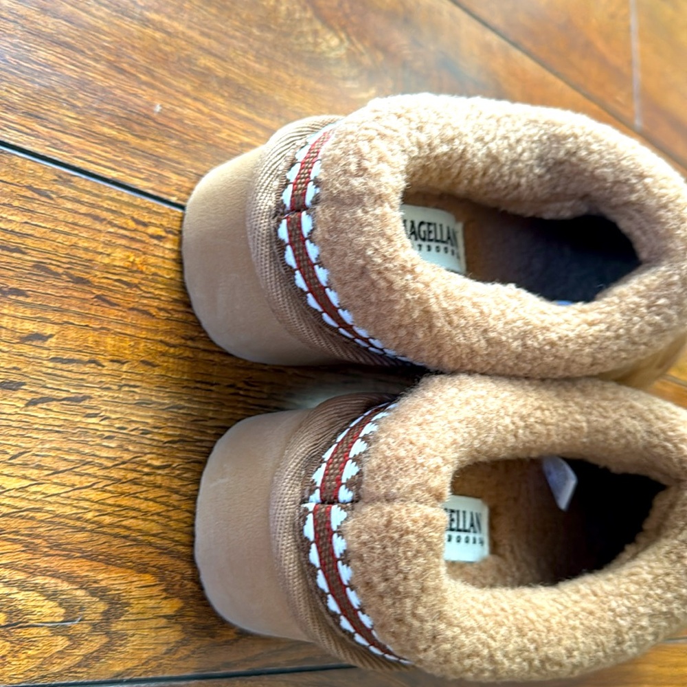 Magellan Outdoors Slippers - Picture 5 of 5